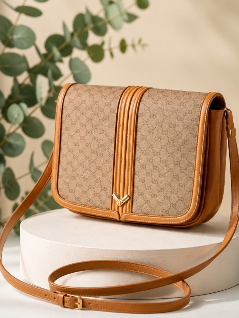 Authentic Gucci Crossbody/Shoulder Bag.